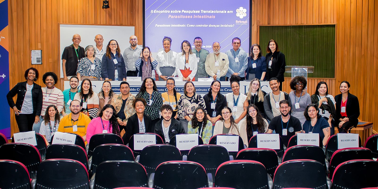 Integrantes da Rebrapi reunidos no auditório durante o II Encontro sobre Pesquisas Translacionais em Parasitoses Intestinais